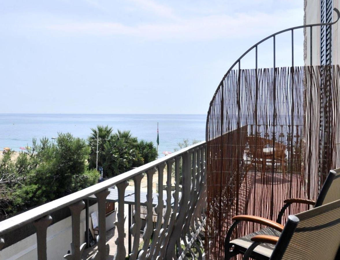Hotel Kalima Caldes D'Estrach Dış mekan fotoğraf